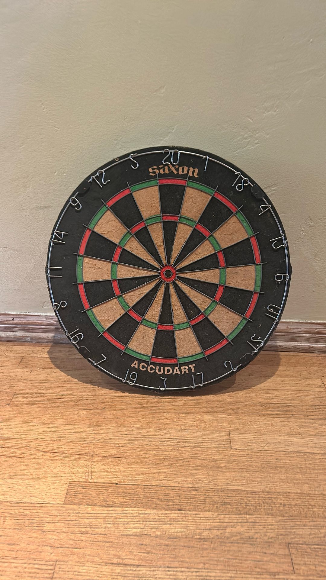 Nice Thistle Dart Board made in England