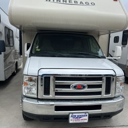 Winnebago 31 Ft