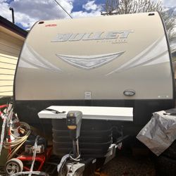 2017 Keystone Bullet Ultra Lite 220RBI 