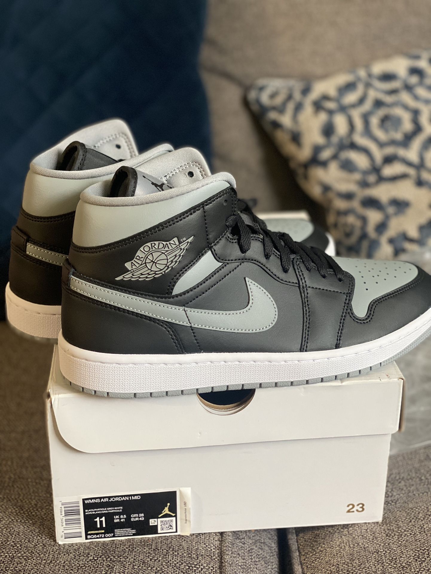 Jordan 1 Mid Shadow