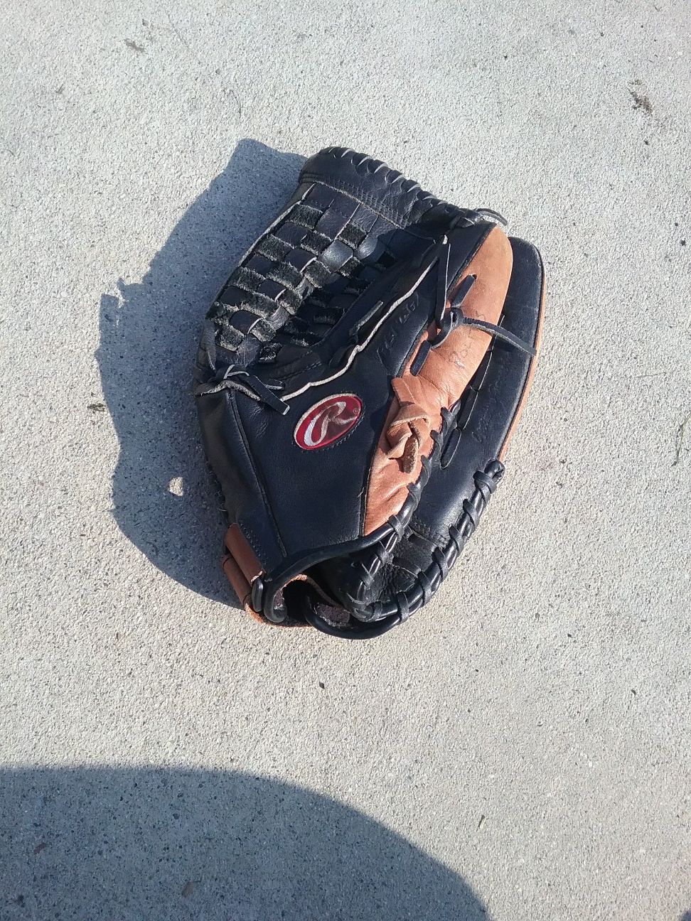 Rawlings softball glove