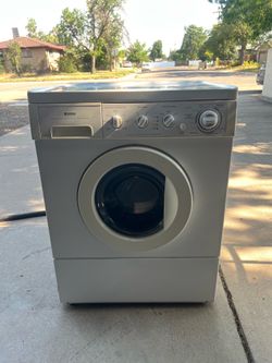 Kenmore Heavy Duty Front Load Washer - Works Great