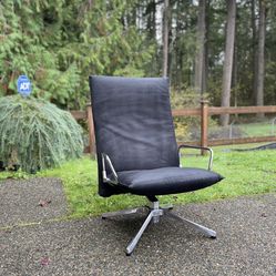 Knoll Pilot Style Lounge Chair - Low Back with Loop Arm
