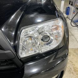 2006 4Runner Headlight Pair