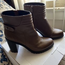 H By Halston Women’s Leather Ankle Boots