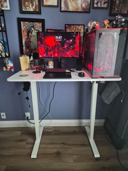 Height adjustable standing desk