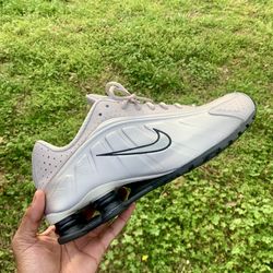 Nike Shox R4