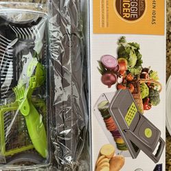 Mandolin-vegetable/food slicer