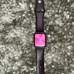 Apple Watch SE 40 Mm Gps Pristine Condition Burgandy Band
