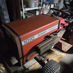 1010HST Massey-Ferguson 3 Point 16hp Tractor 