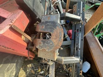 Fifth Wheel Truck Attachment  