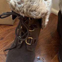 NEW EXCELLENT DEAL WEDGE SUEDE FUR LINED BOOTS!