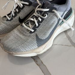 Selling Nike invincible run 3 Sneaker (size 12). $75 OBO