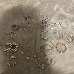 $200 Worth Of Jewelry - Trendy Jewelry Collection