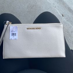 MICHAEL KORS PURSE NRAND NEW NEVER USED 