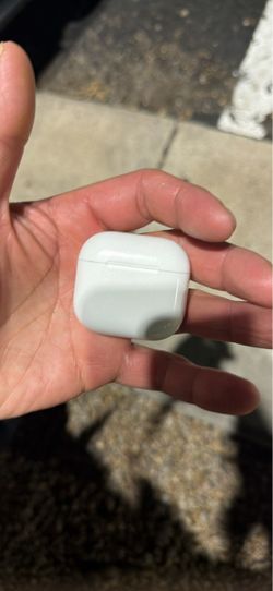 Apple AirPods Charging Case Only