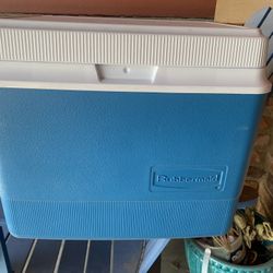 Rubbermaid Ice Chest