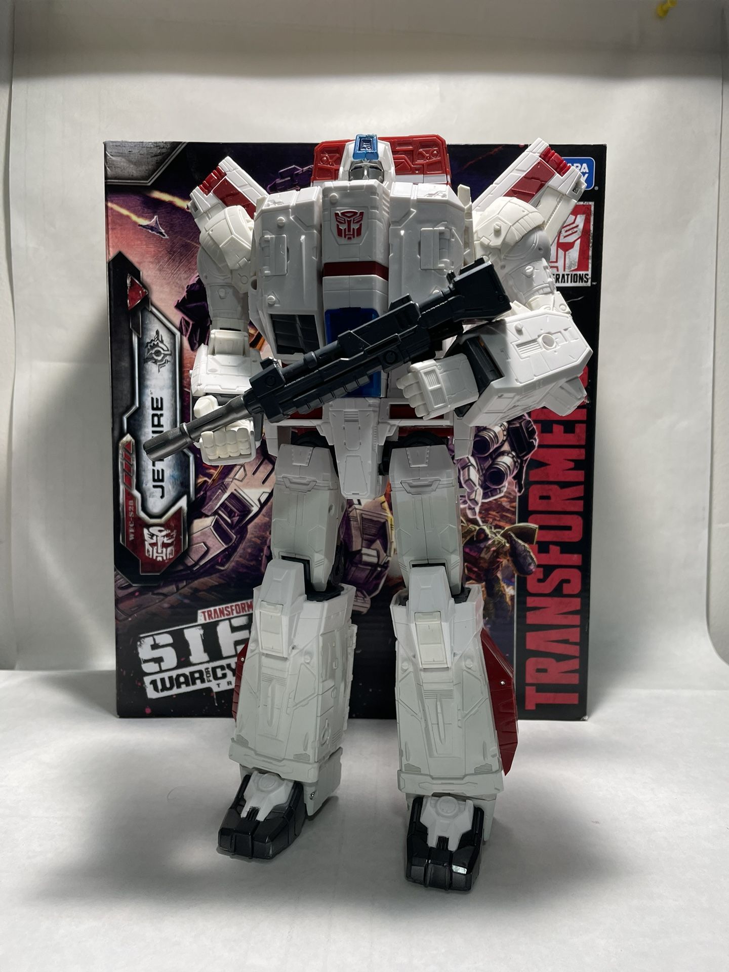Siege War For Cybertron Commander Class Jetfire