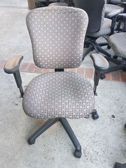 FINE DESIGN & ERGONICS: OFFICE CHAIRS (20 FOR SALE)