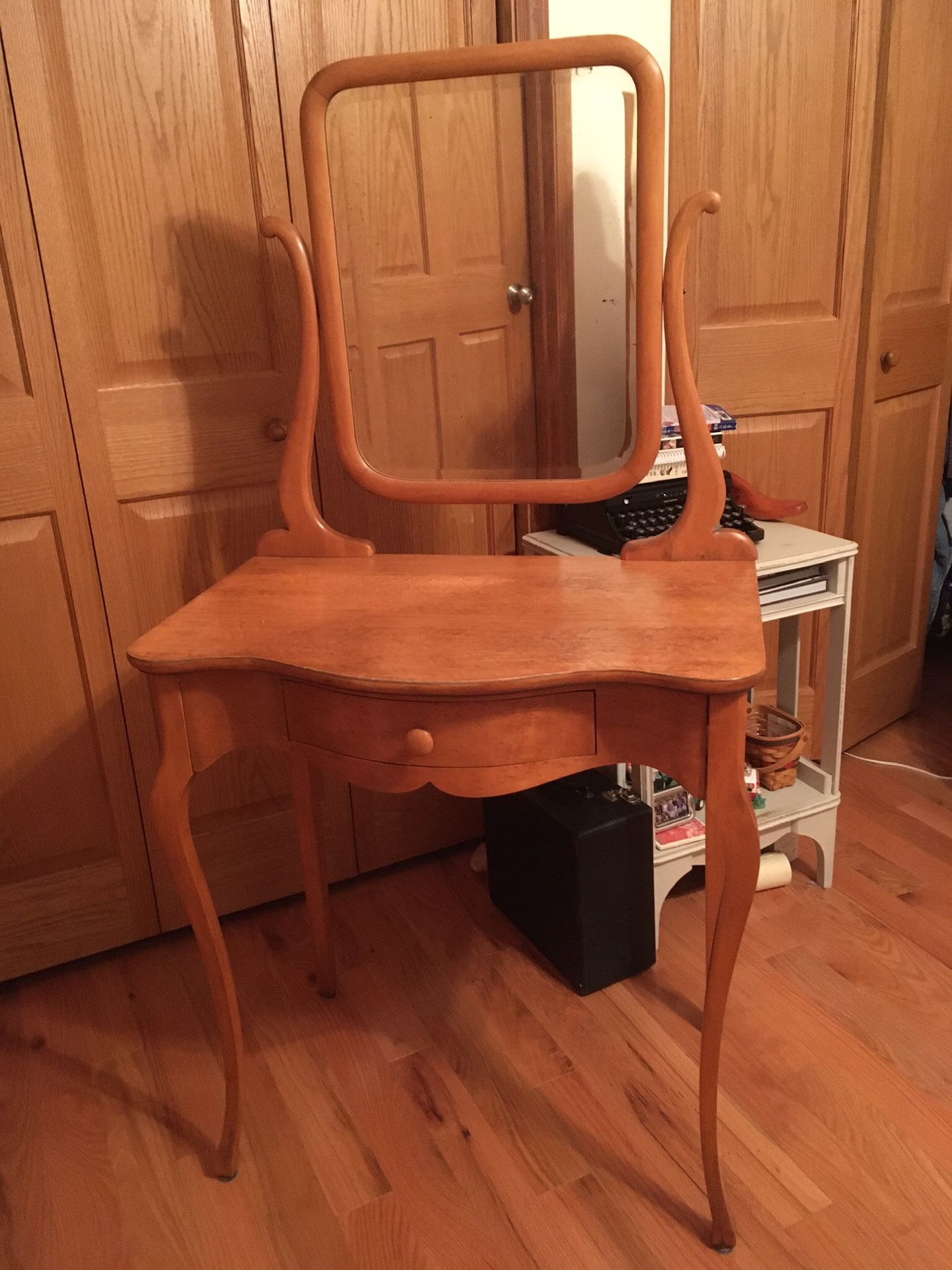 Vanity/make up table with matching chair, Vintage Bird’s Eye Maple