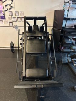 Combo Leg Press / Hack Squad Machine
