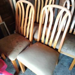Real Wood Dinner Table With Two Leafs Comes With Five Chairs