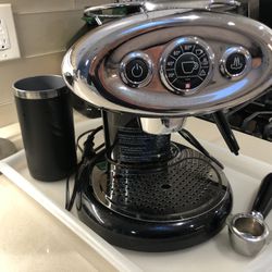 Illy X7.1 iper Black Expresso/coffee Machine 