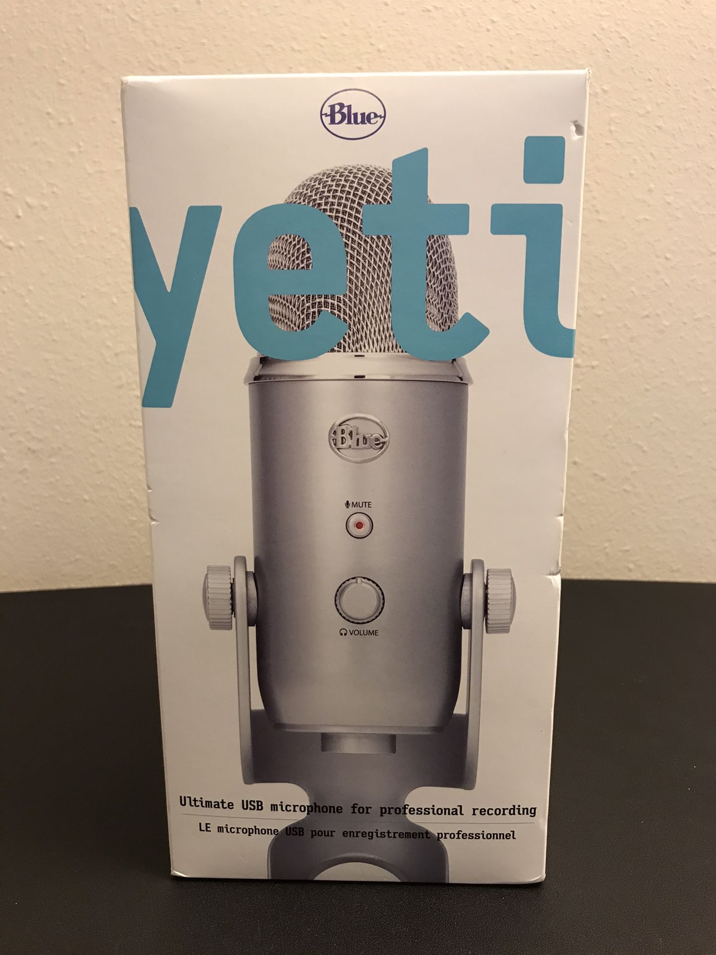 Blue yeti The ultimate professional USB microphone in silver