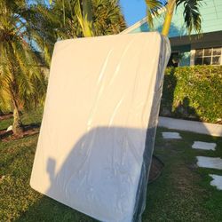 NEW QUEEN MATTRESS AND BOX SPRING -- Also Available In All Sizes.