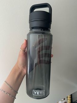 YETI Yonder Water Bottle Charcoal 34 oz