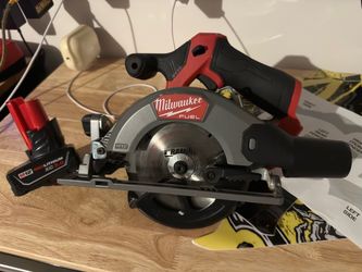 Milwaukee M12 Circular Saw