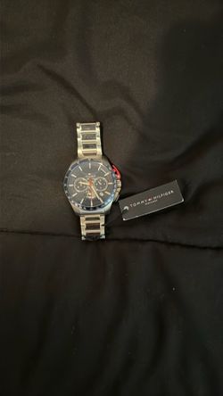 Tommy Hilfiger bank watch
