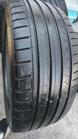 1 llanta DUNLOp  sp sport maxx GT DSST runflat 245/35/r20 95y80% de vida
