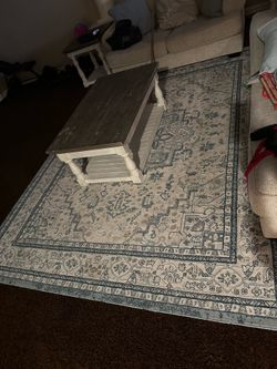 Traditional Pattern Area Rug