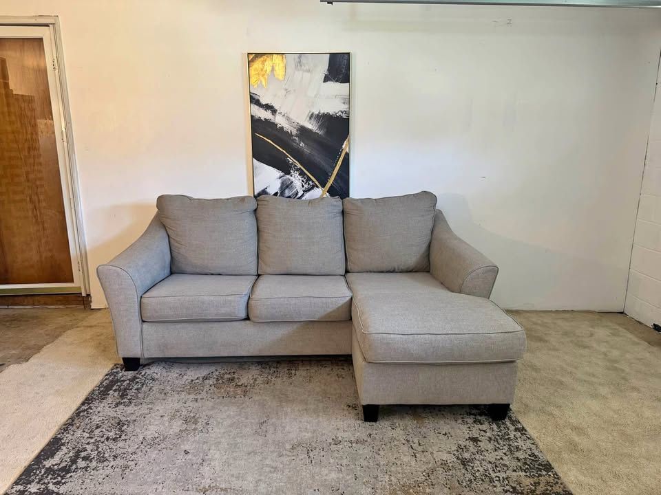 Gray 3-Seater Sectional Sofa with Reversible Chaise