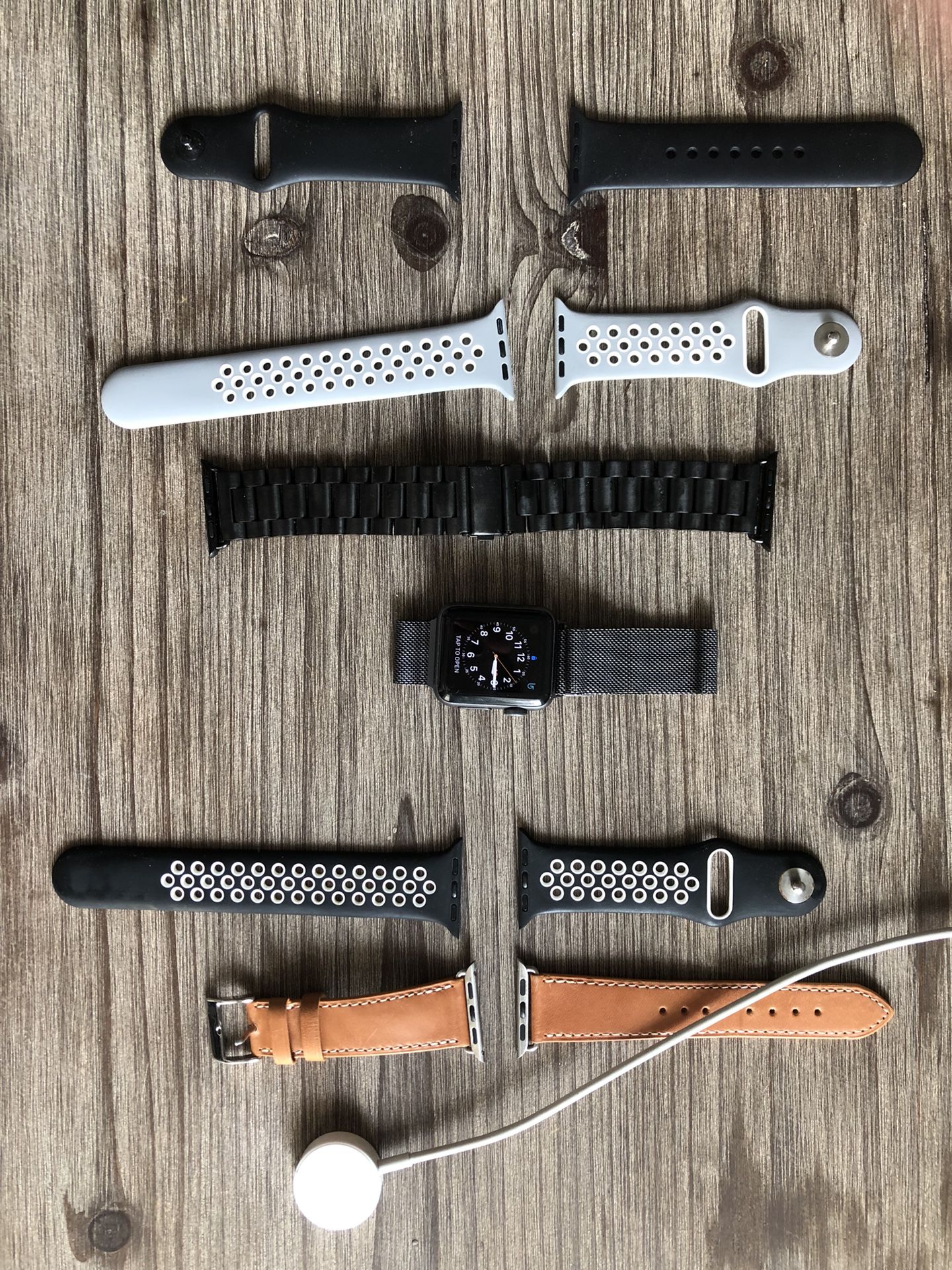 Series 2 Apple Watch 38mm & 6 Bands