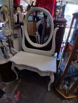 vintage white wicker vanity