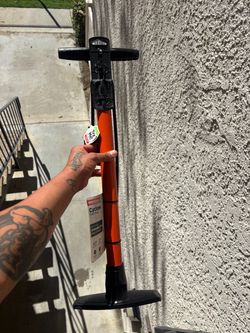 Schwinn Cyclone Floor Pump