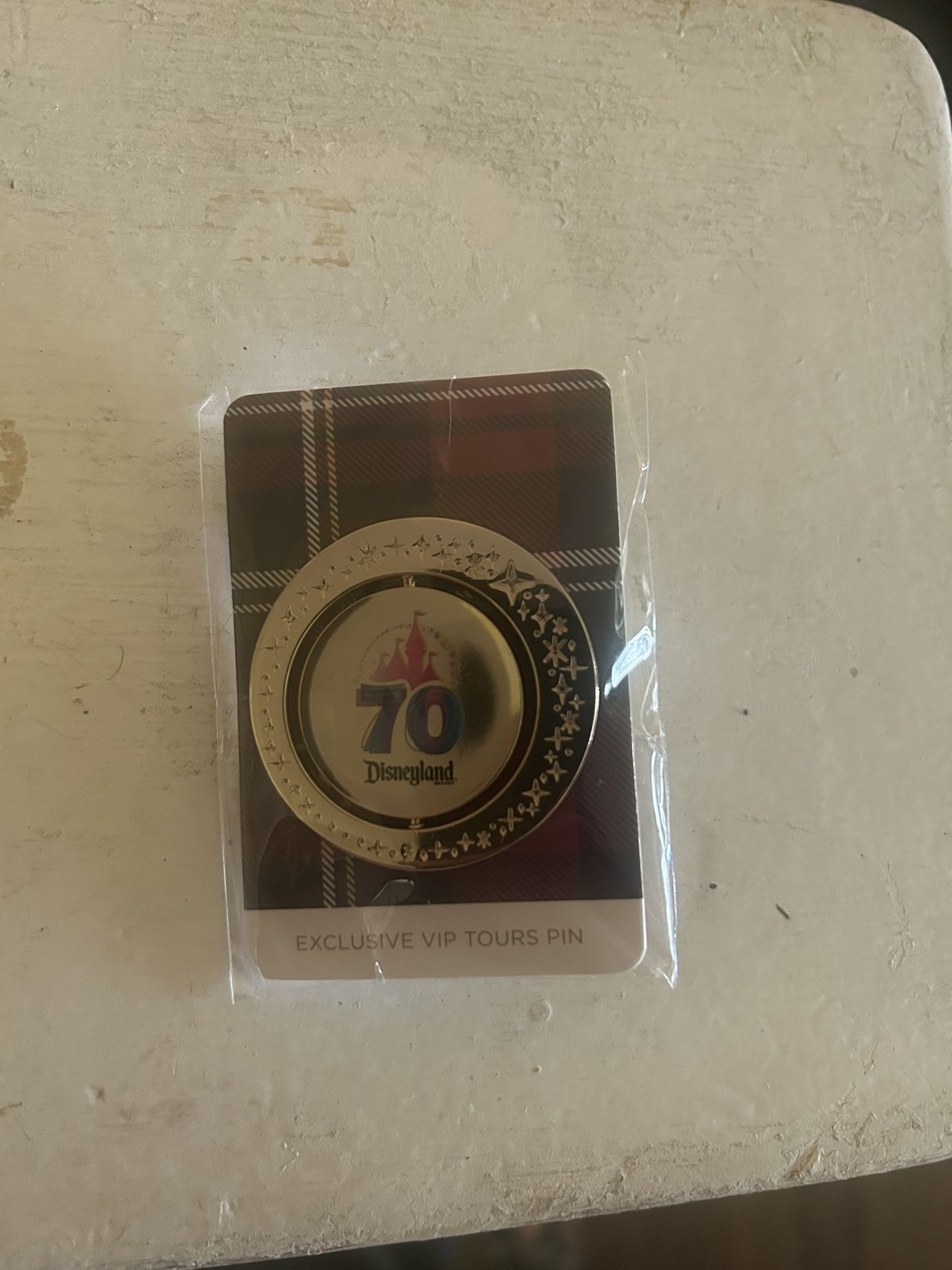Disney VIP Tours Pin 