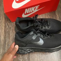 New Nike Shoes. Size 9.5