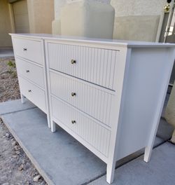 White Fluted 3 Drawer Nightstands / Dresser 