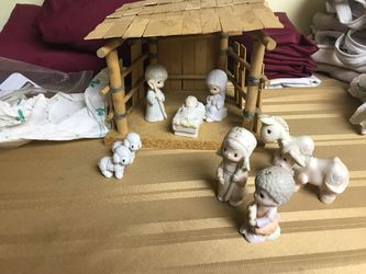 Precious moments nativity. 9 pc set