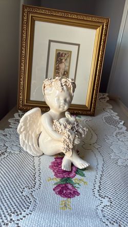 Vintage pearl glaze angel figurine