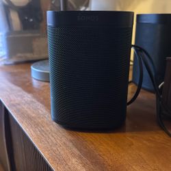 2 Sonos One sl Speakers 