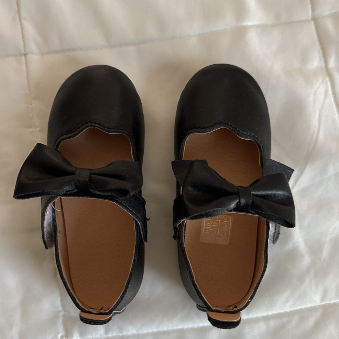 Size 5;  Little Girls  Leather Dress Shoe