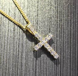 New 14 k yellow gold Cuban link chain and cross pendant
