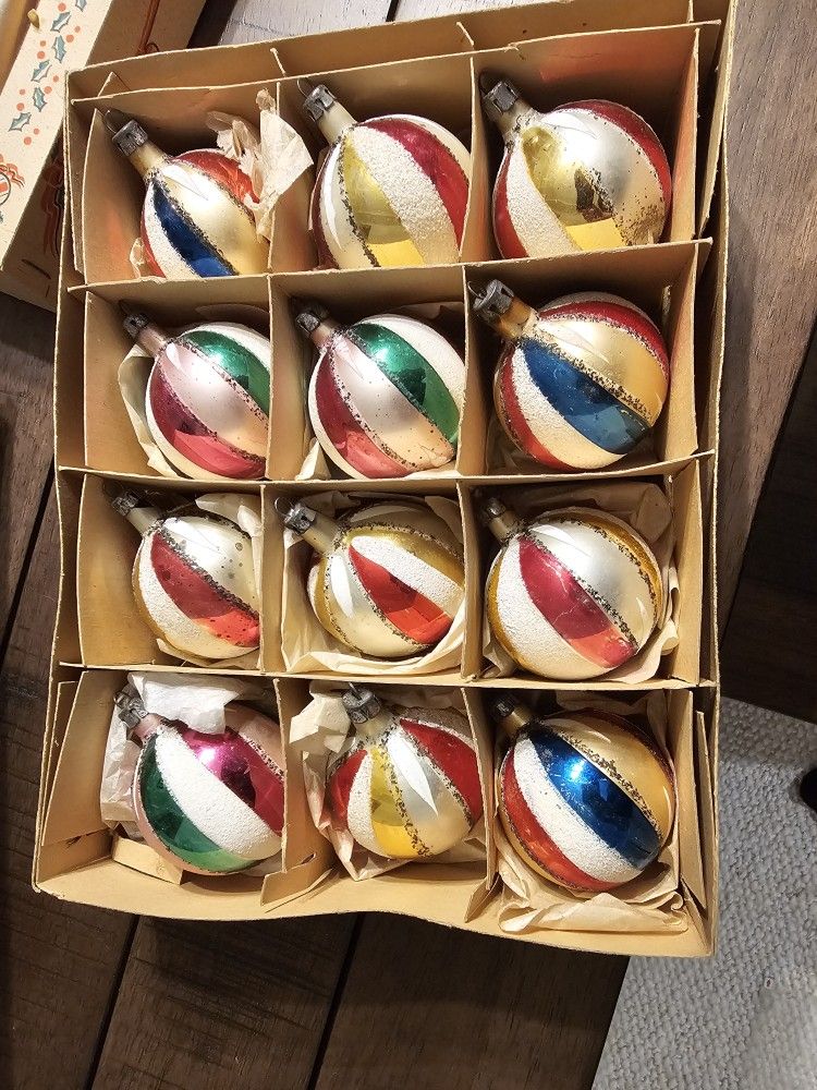 vintage made in poland complete set of 12 Christmas ornaments in original box