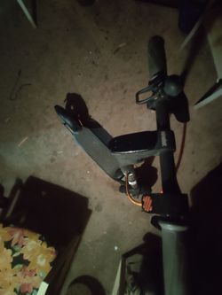 Segway Ninebot E Scooter ~15.5mph -18.6miles