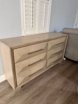 6-Drawer Wood Dresser Light Natural Finish
