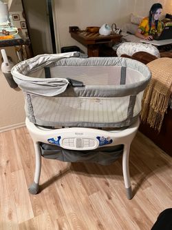 Graco rocking bassinet